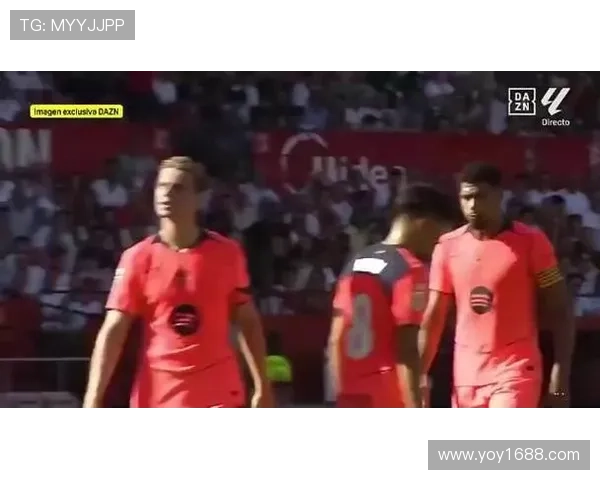 足球明星因比赛争执怒火中烧现场打架瞬间曝光引发热议