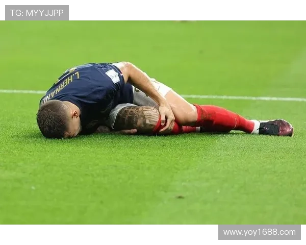 足球明星因交叉韧带断裂重返赛场的艰辛历程与复苏之路